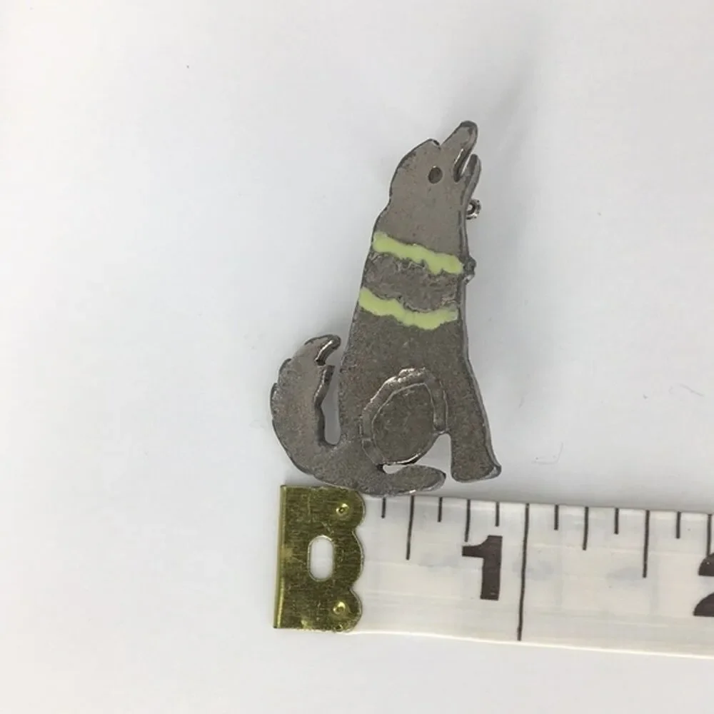 Vtg Wolf‎ Coyote Brooch Howling Rustic Southwest Cowgirl Western Chic